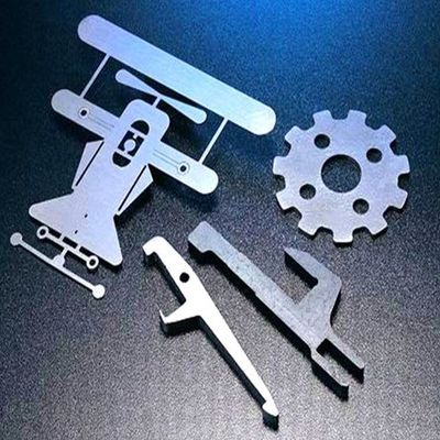OEM Niestandardowe wysokiej jakości aluminium stalowe blachy metalowe Fabrykacja laserowo cięte części metalowe i usługi spawania