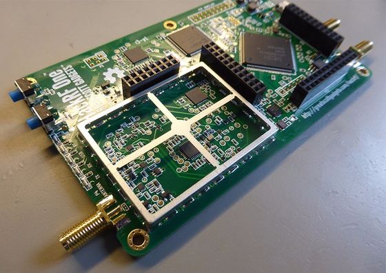 Specjalistyczne płyty PCB z płytki taczowej RF poziom 5G osłony EMI pokrycie do gięcia płyty metalowej Produktu Fabrykacji
