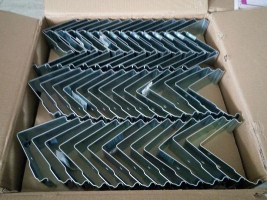 Sprężyny stalowe wielokrotne wysyłka metalowa sprężyna przymocowanie skrzynki V kształt przymocowanie do drewnianej skrzynki